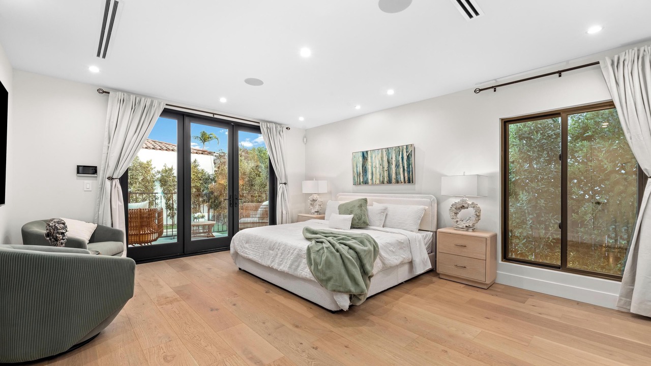 Photo of Bedroom in Beverly Grove