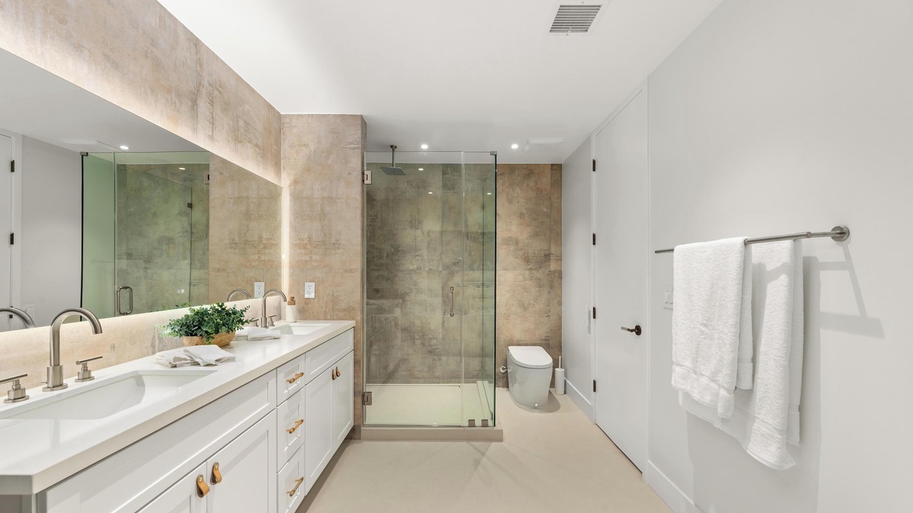 Photo of Bathroom in Beverly Grove