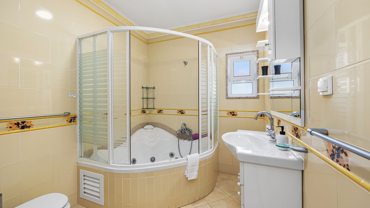 Photo of Bathroom in Correeira