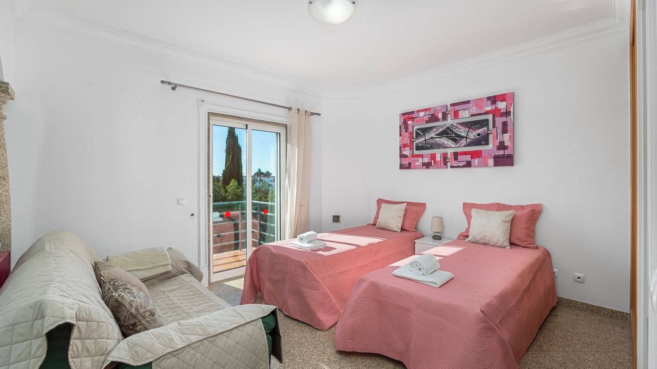 Photo of Bedroom in Correeira
