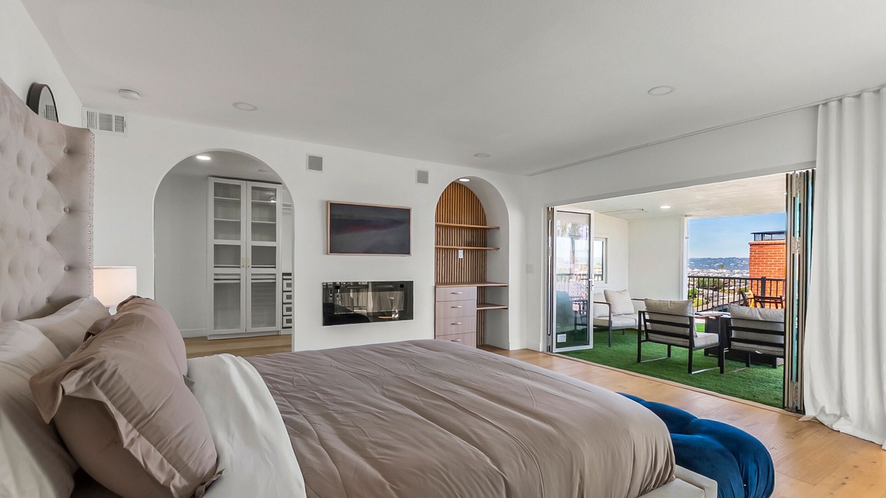 Photo of Bedroom in Crenshaw