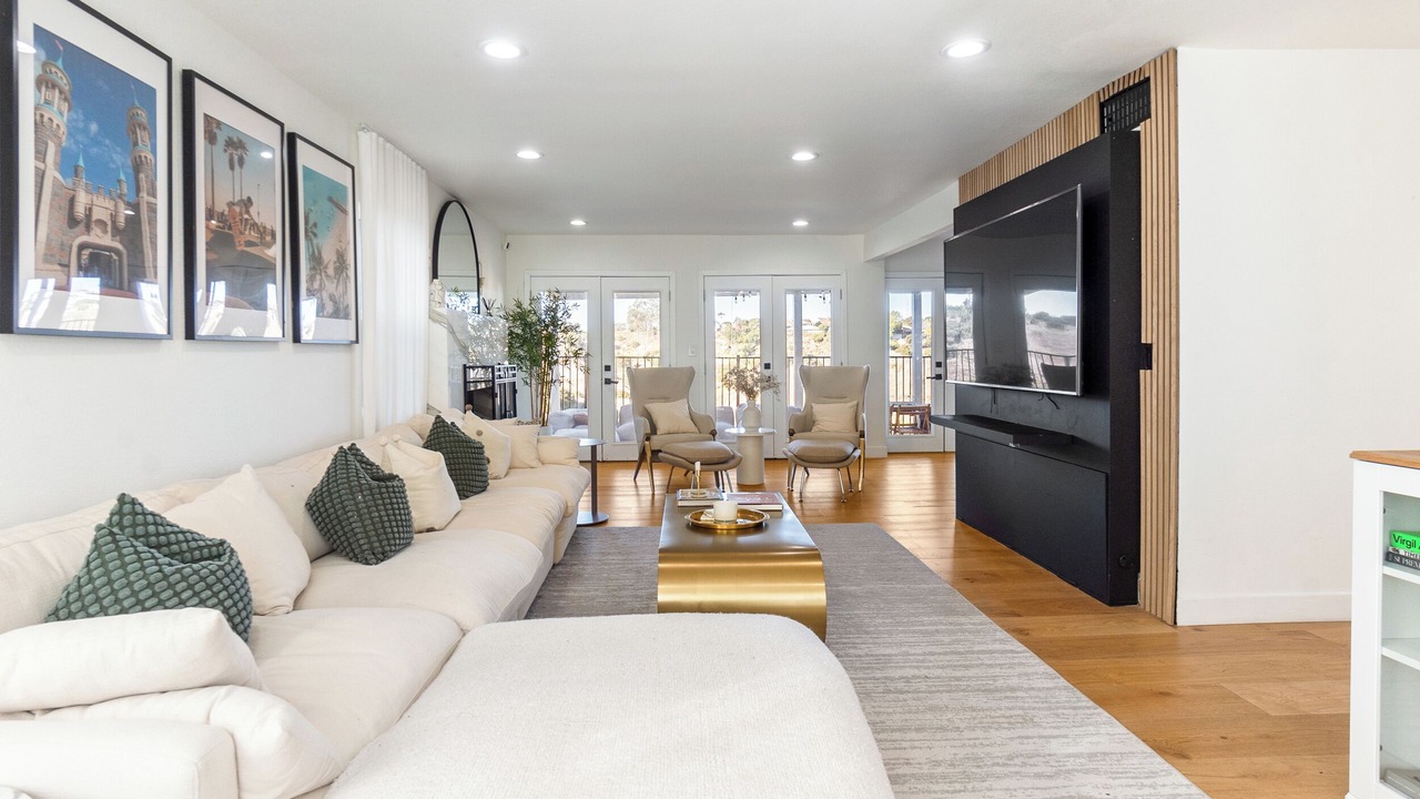 Photo of Bedroom in Crenshaw
