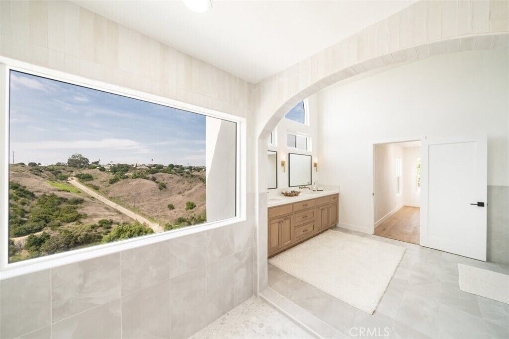 Photo of Bathroom in Crenshaw