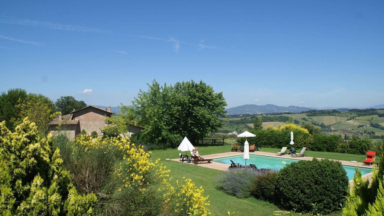 Photo of Others in Montone