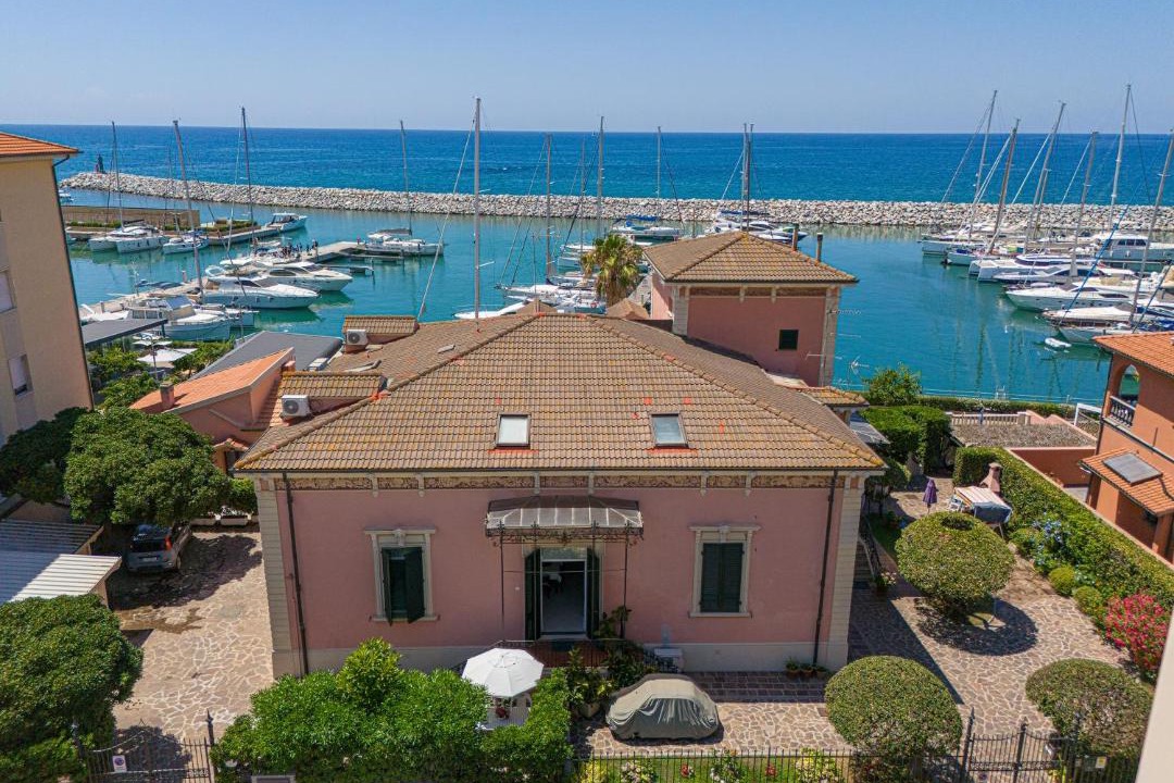 Photo of Others in San Vincenzo
