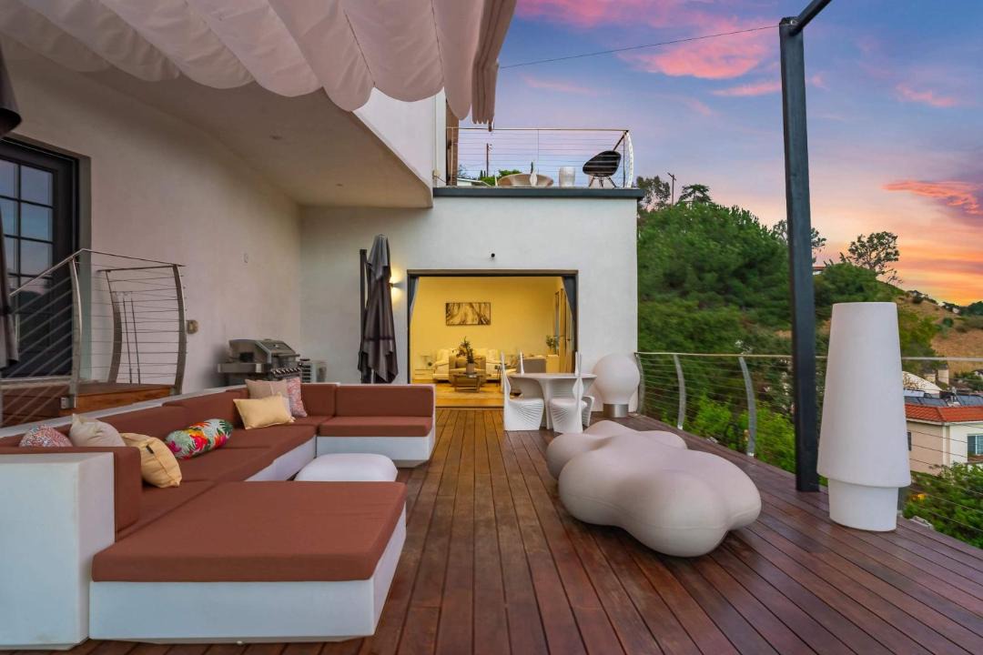Photo of Patio Balcony in Hollywood Hills West