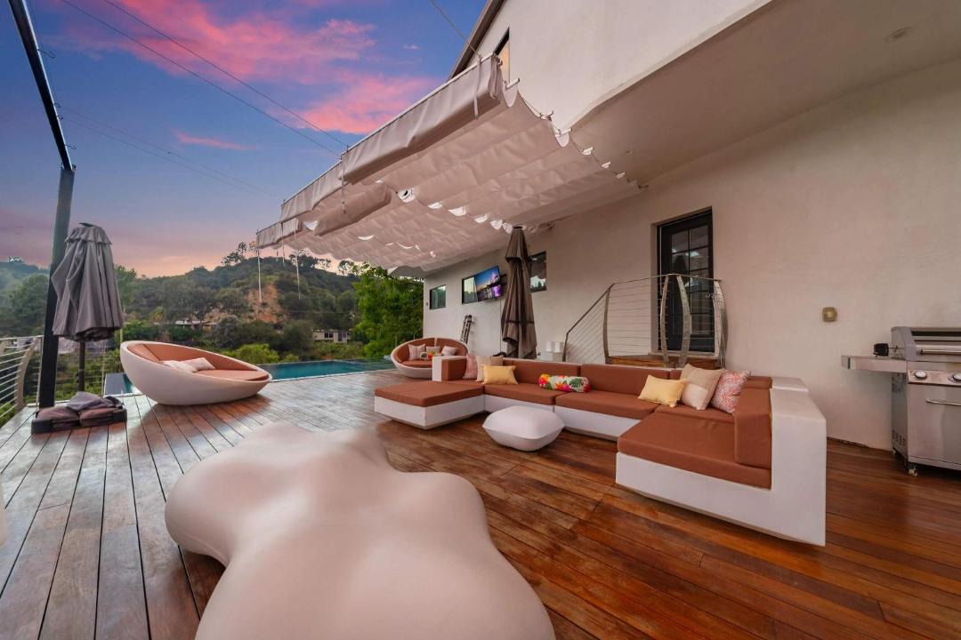 Photo of Others in Hollywood Hills West