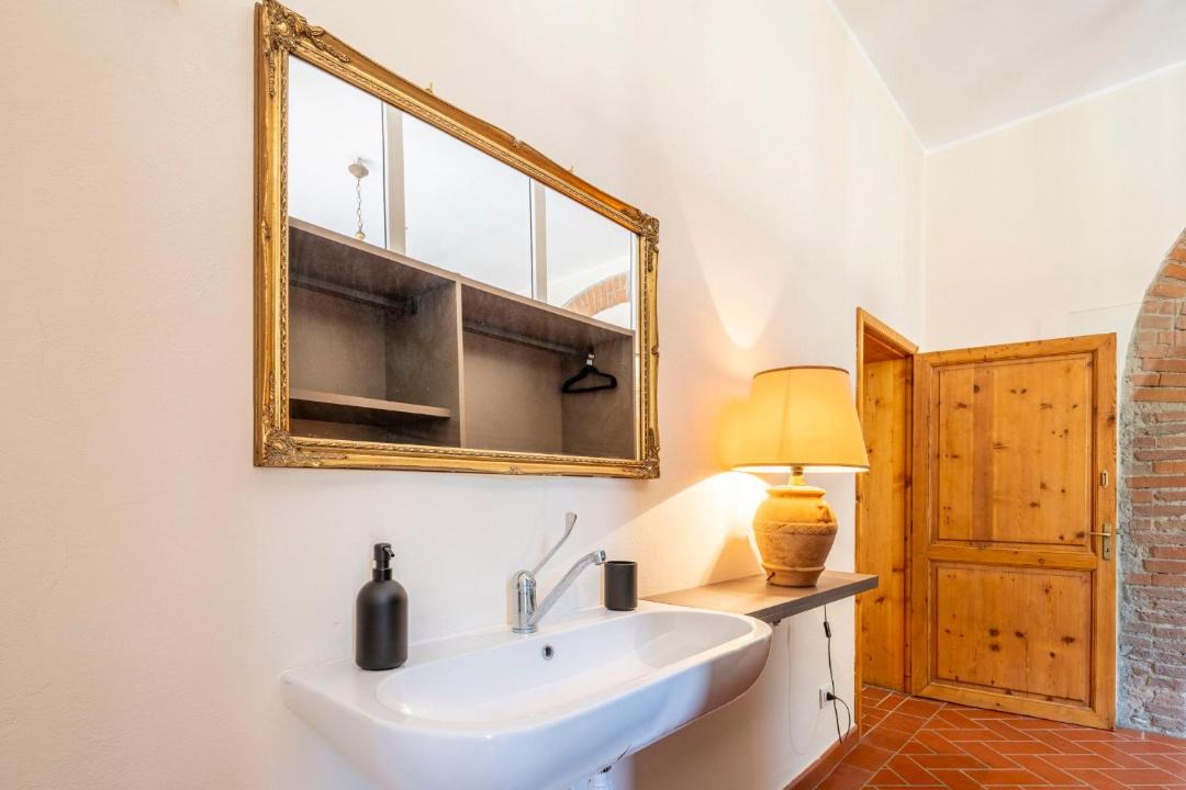 Photo of Bathroom in Campiglia Marittima
