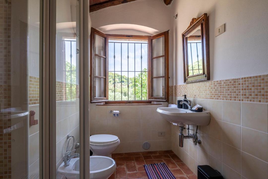 Photo of Bathroom in Campiglia Marittima