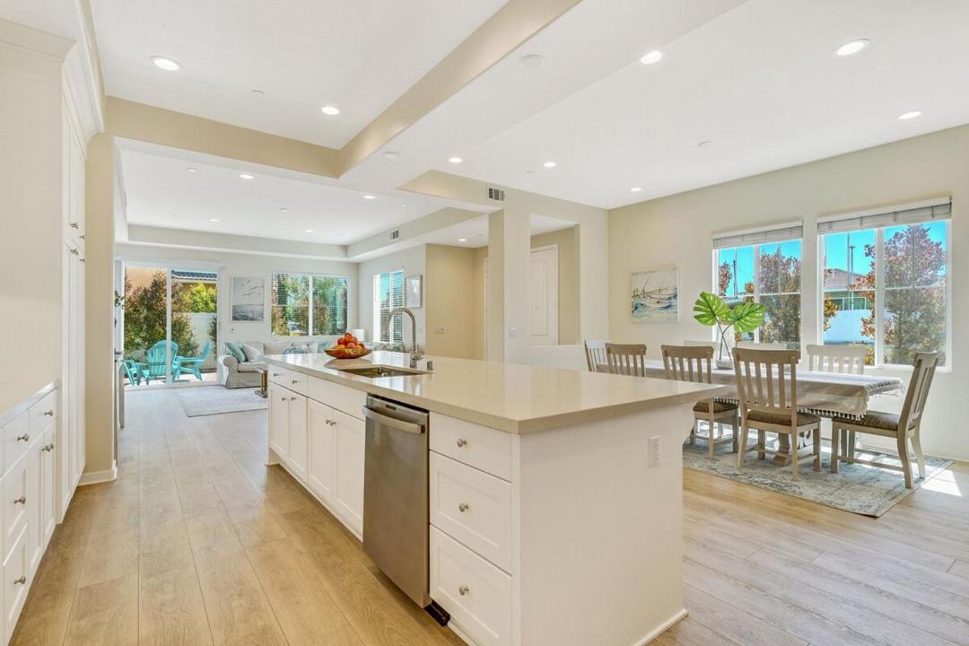 Photo of Kitchen in Harbor Gateway South