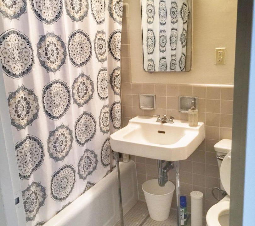 Photo of Bathroom in La Brea