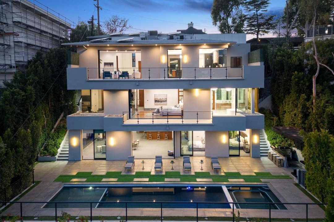 Photo of Others in Beverly Hills