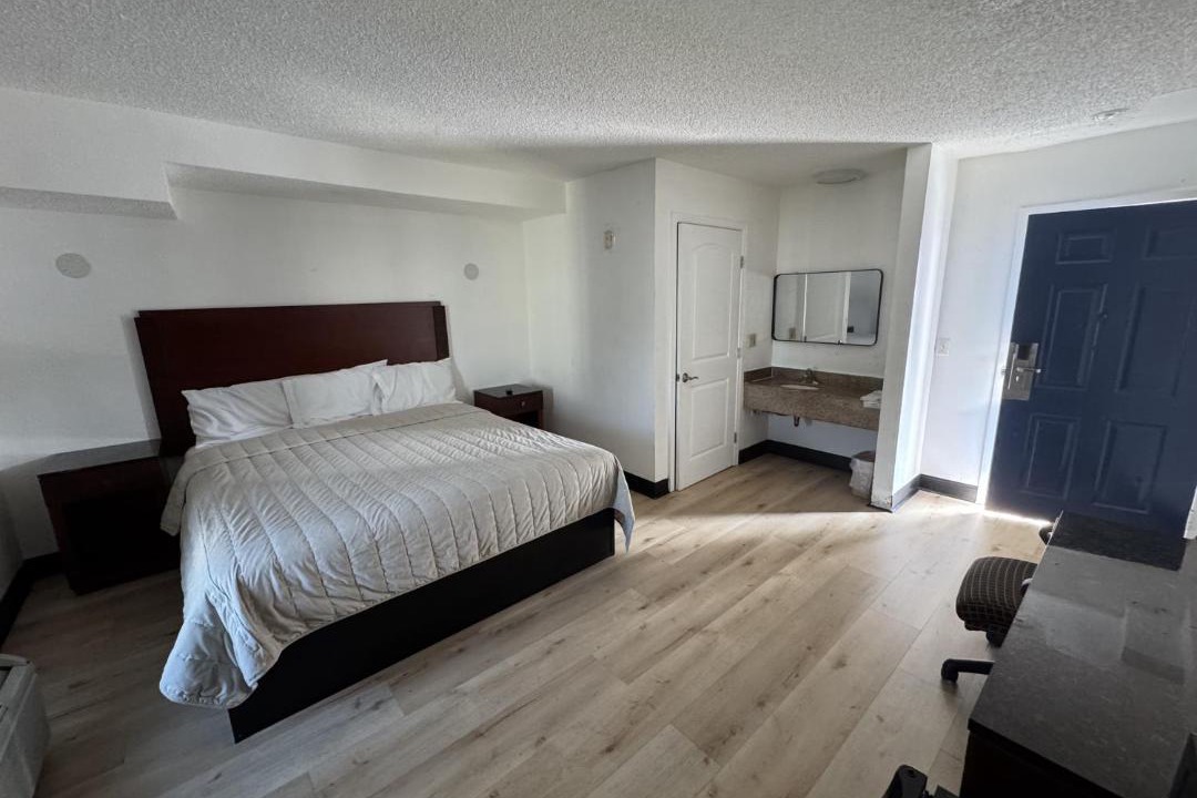 Photo of Bedroom in North Long Beach