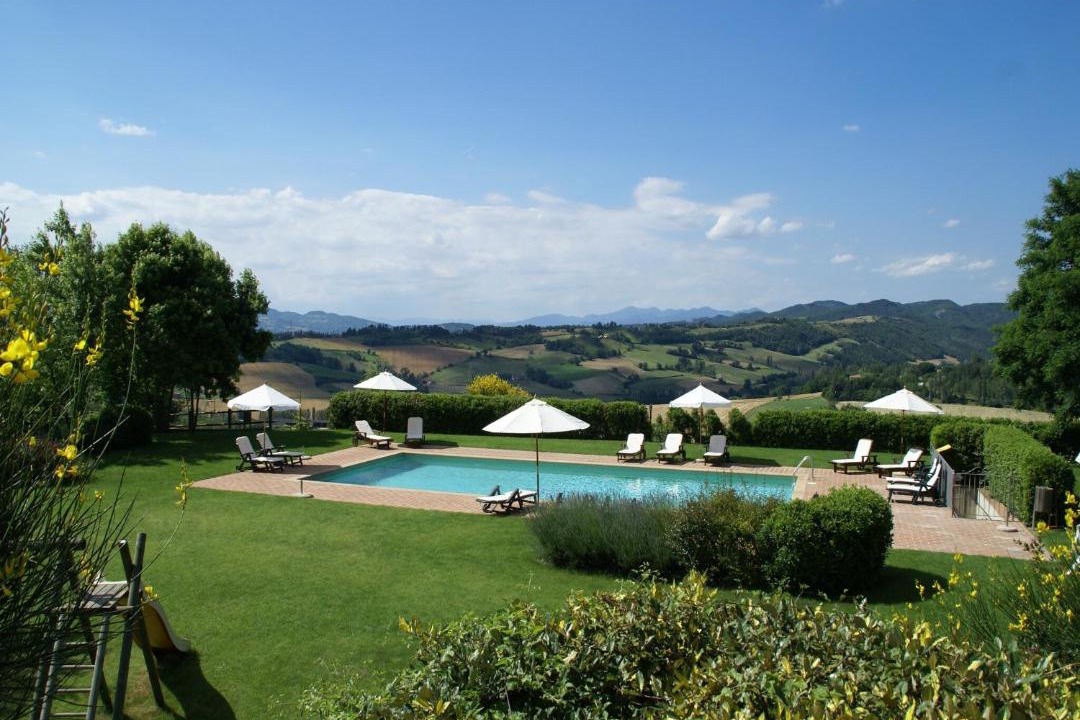 Photo of Others in Montone