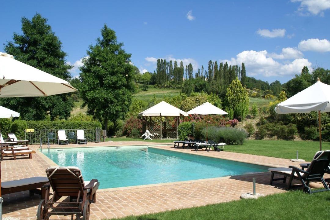 Photo of Others in Montone