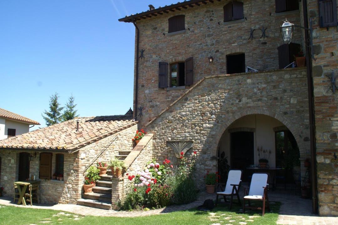 Photo of Others in Montone