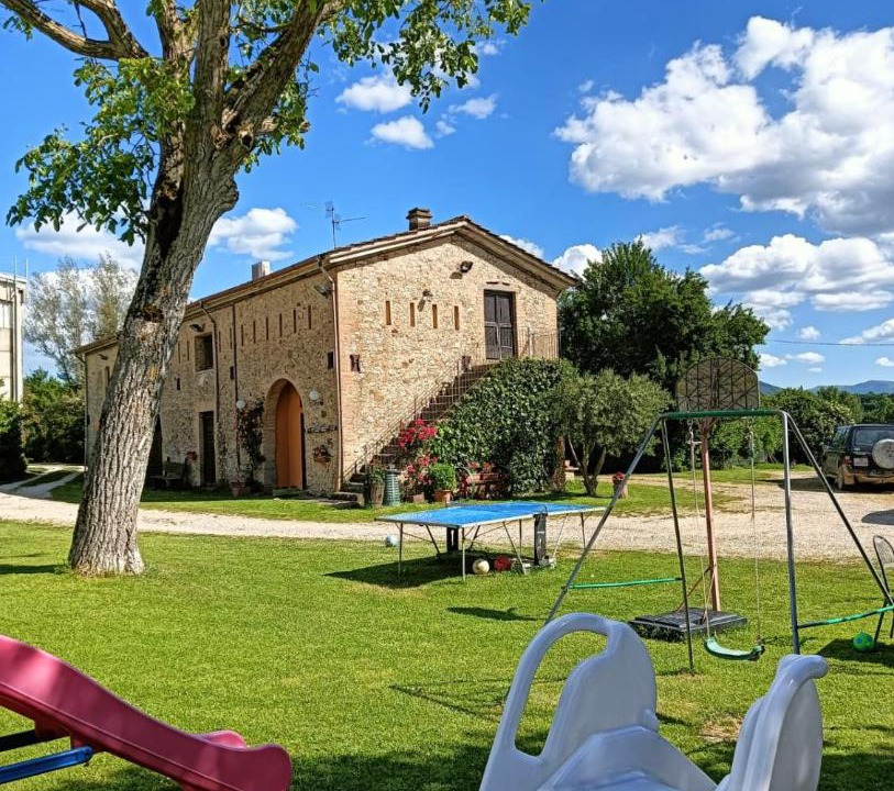 Photo of Others in Montone