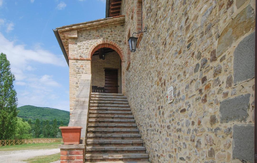 Photo of Others in Montone