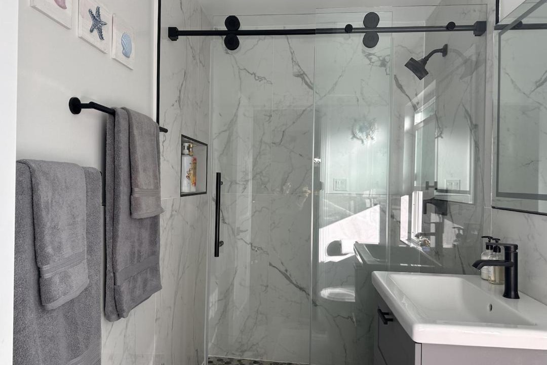 Photo of Bathroom in Del Aire