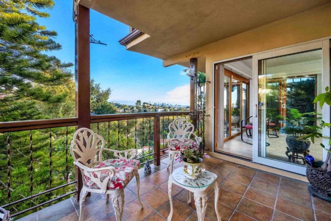 Photo of Patio Balcony in Hollywoodland