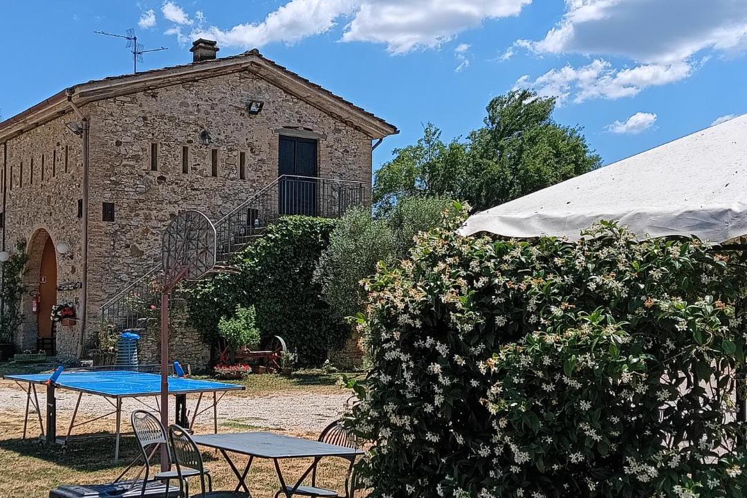 Photo of Others in Montone