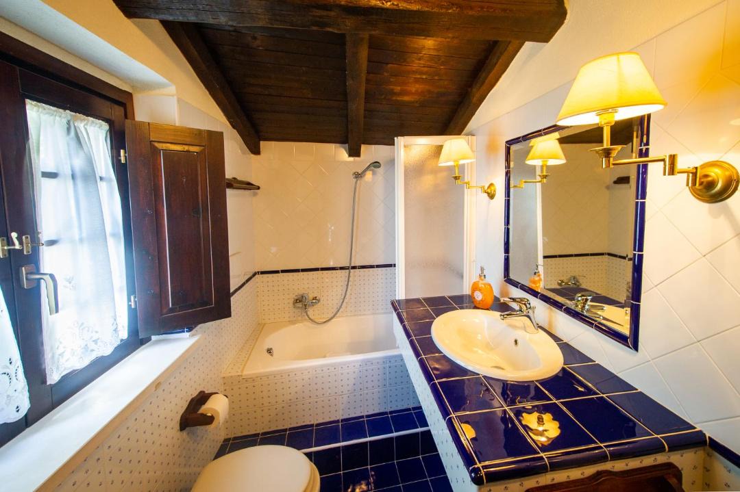 Photo of Bathroom in Castelvecchio Calvisio