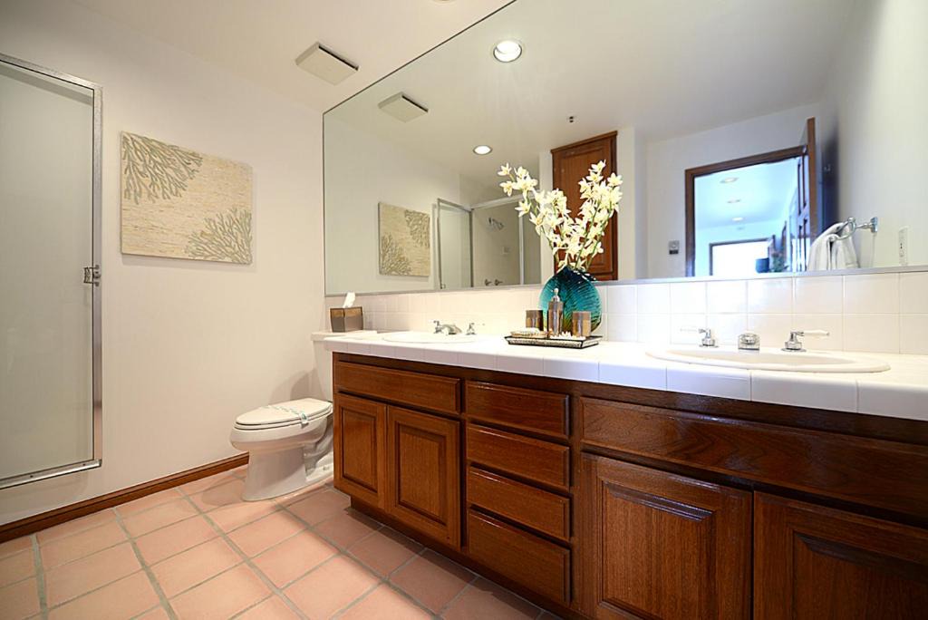 Photo of Bathroom in Avalon