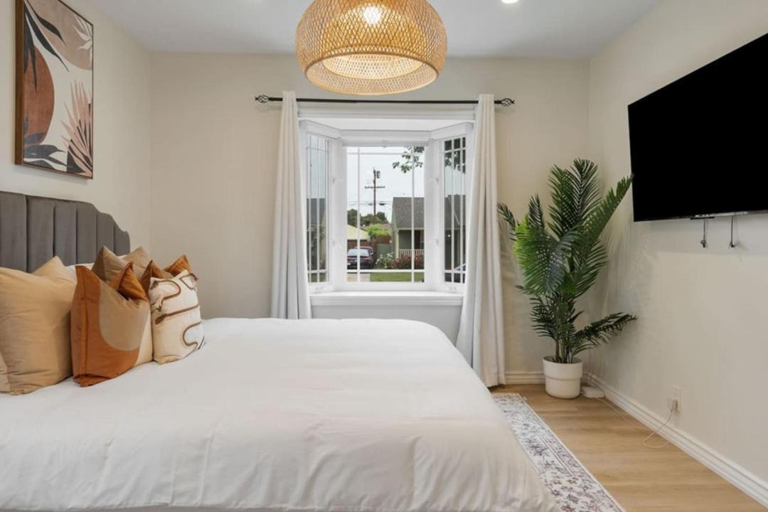 Photo of Bedroom in Bixby Knolls