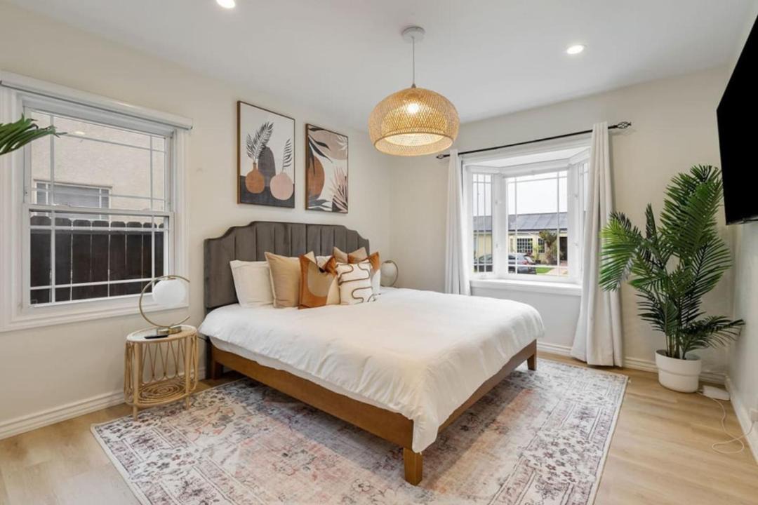 Photo of Bedroom in Bixby Knolls