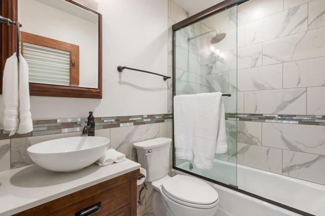 Photo of Bathroom in Bixby Knolls