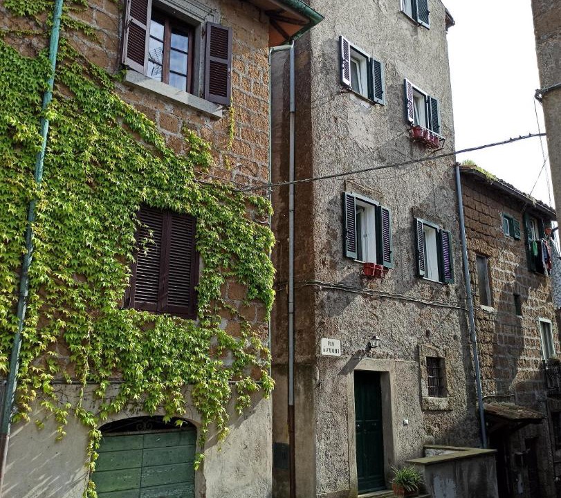 Photo of Buildings in Vejano