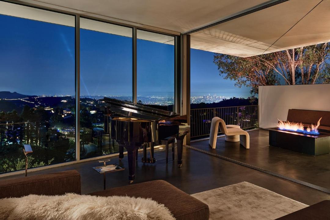 Photo of Others in Hollywood Hills