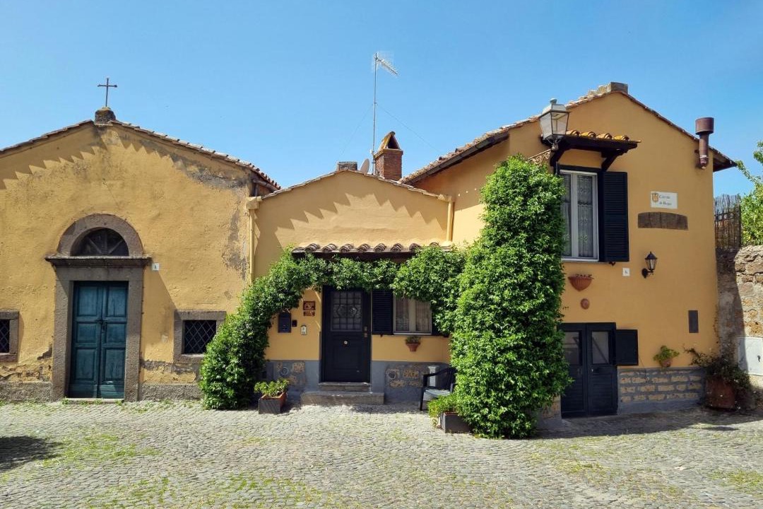 Photo of Others in Tuscania