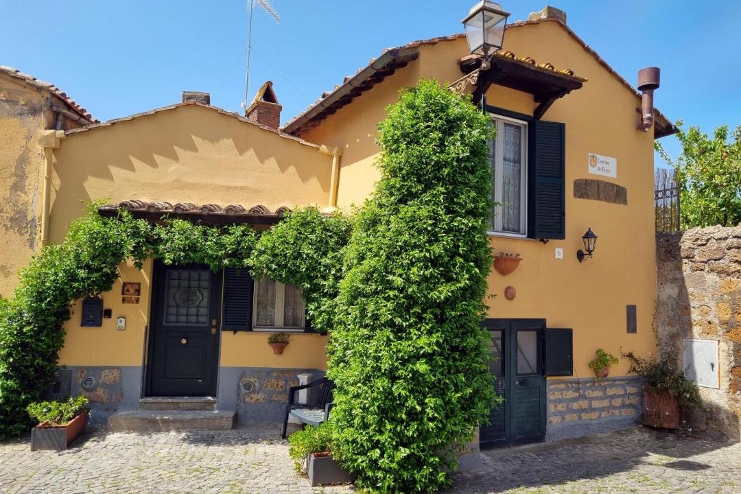Photo of Others in Tuscania