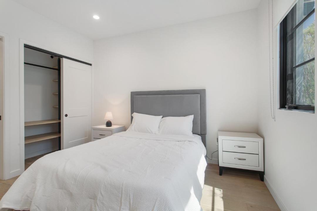 Photo of Bedroom in Mid-Wilshire