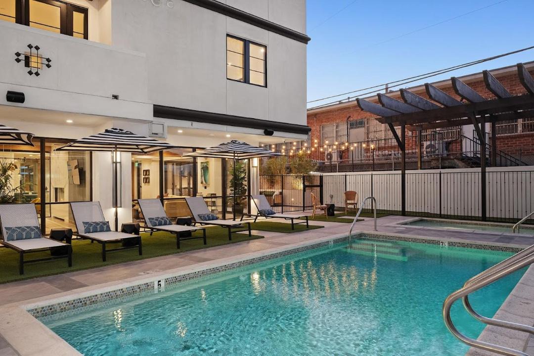 Photo of Patio Balcony in Mid-Wilshire