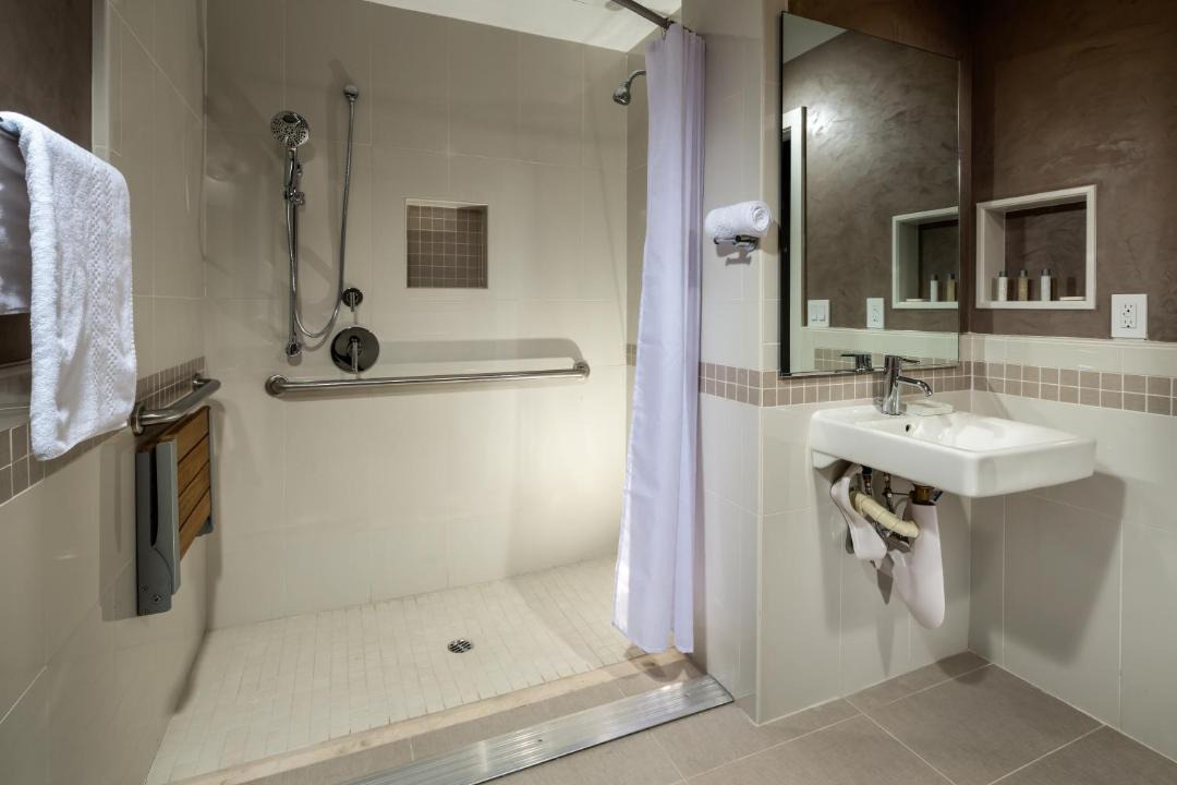 Photo of Bathroom in Pico-Union