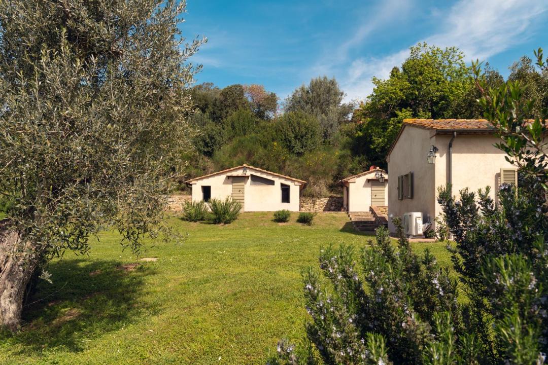 Photo of Others in Bolgheri