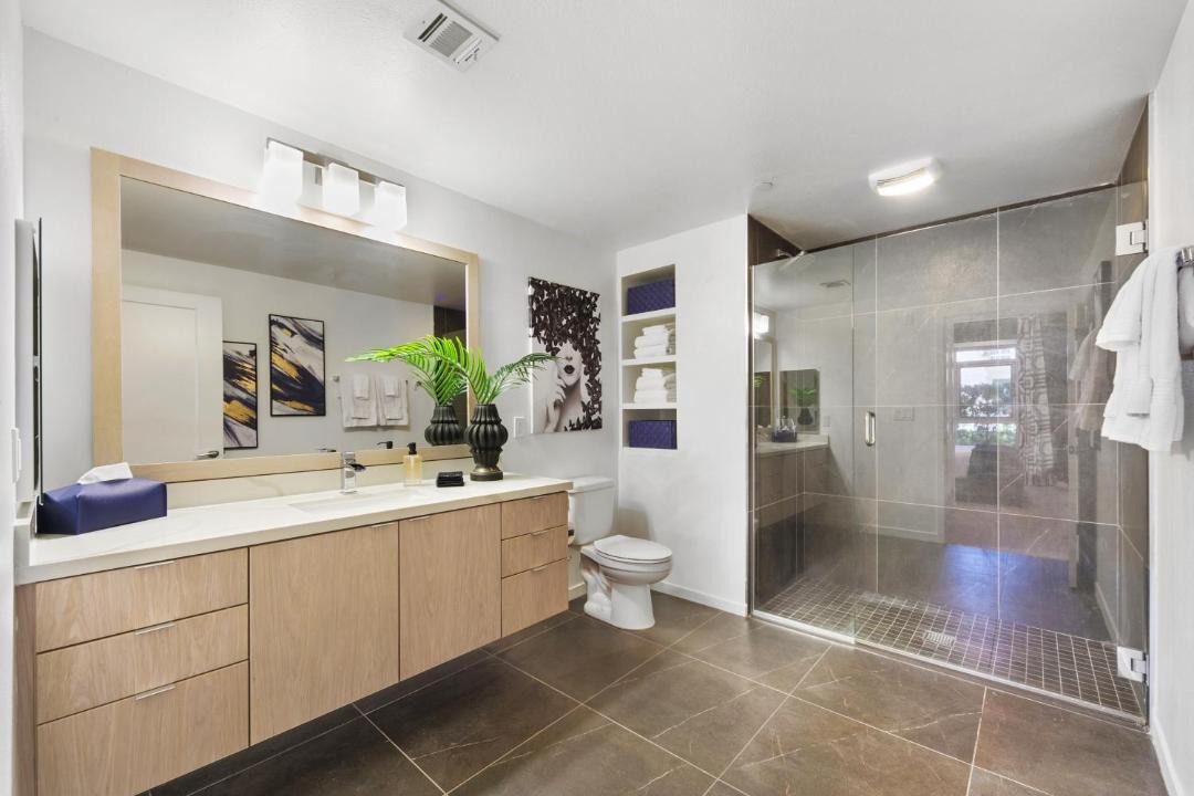 Photo of Bathroom in Carthay Circle