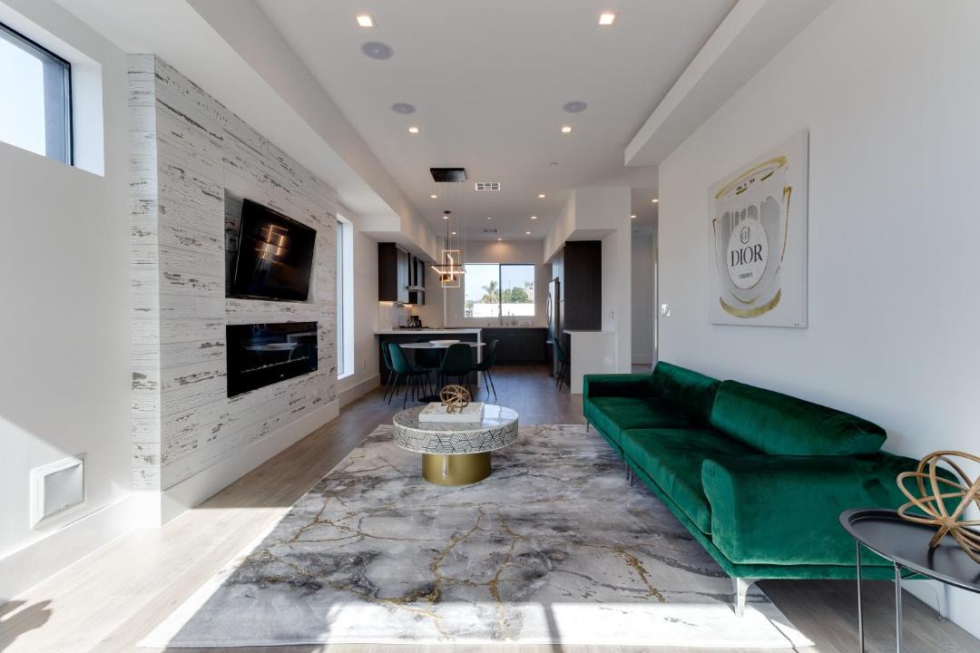Photo of Livingroom in Mid City