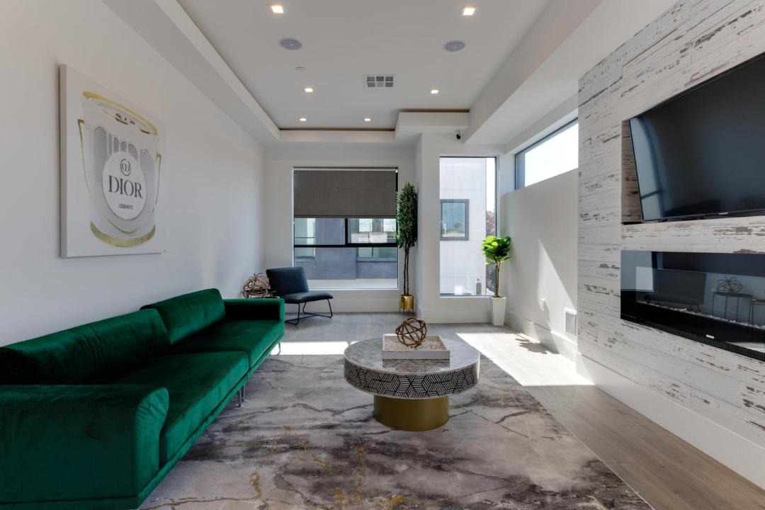 Photo of Livingroom in Mid City