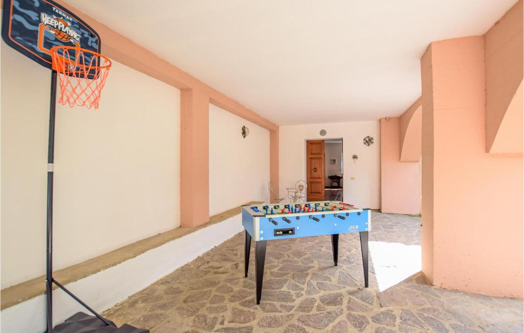Photo of Others in Giove