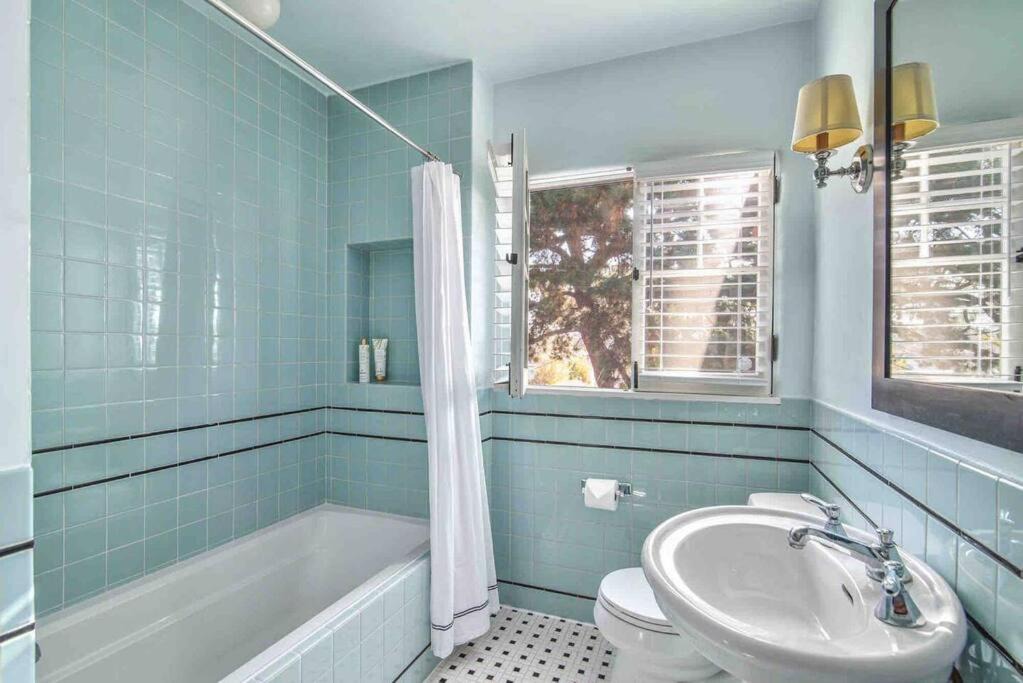 Photo of Bathroom in Beverly Grove