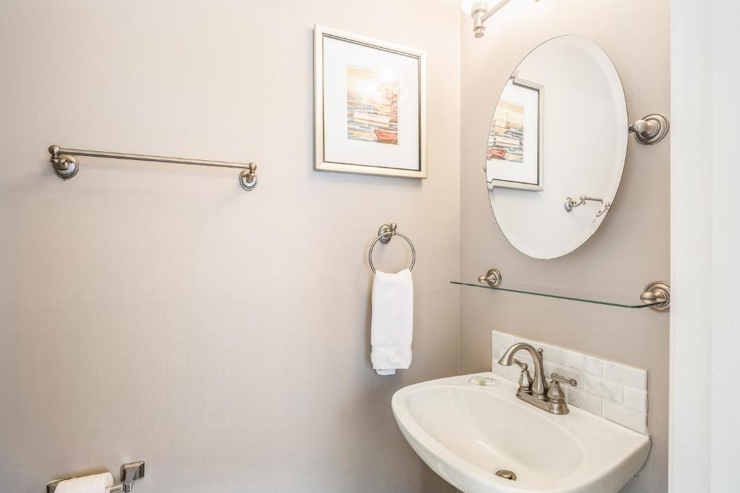 Photo of Bathroom in Marathon