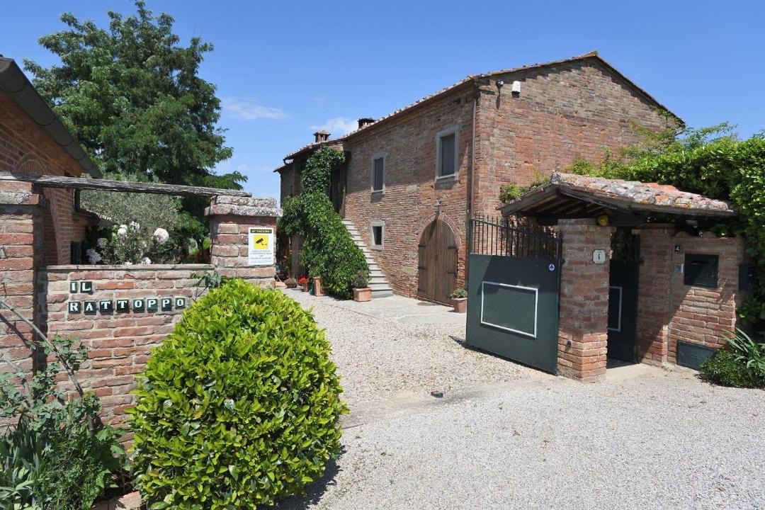 Photo of Others in Santarello