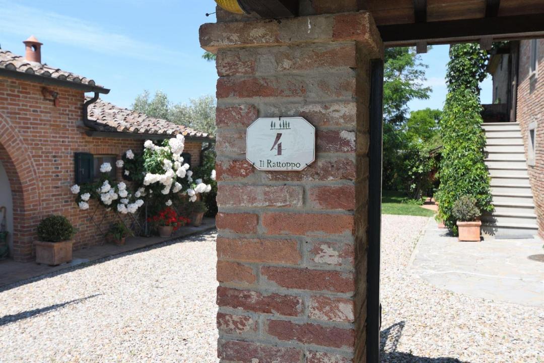 Photo of Others in Santarello