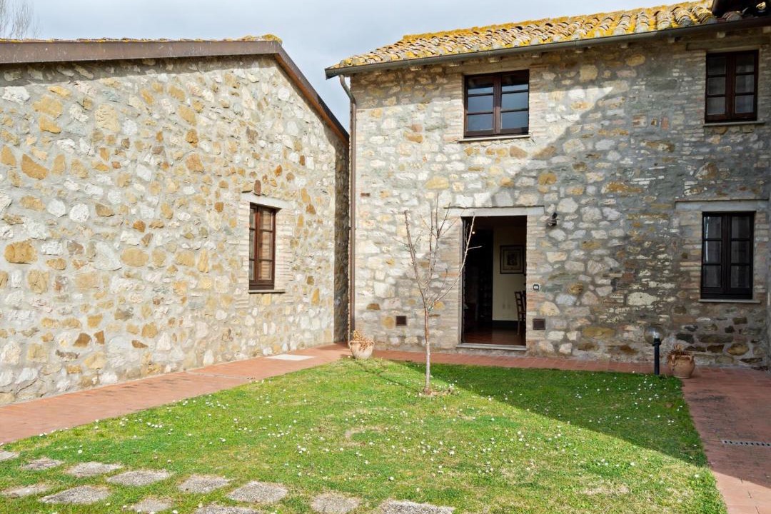 Photo of Buildings in Collesanto