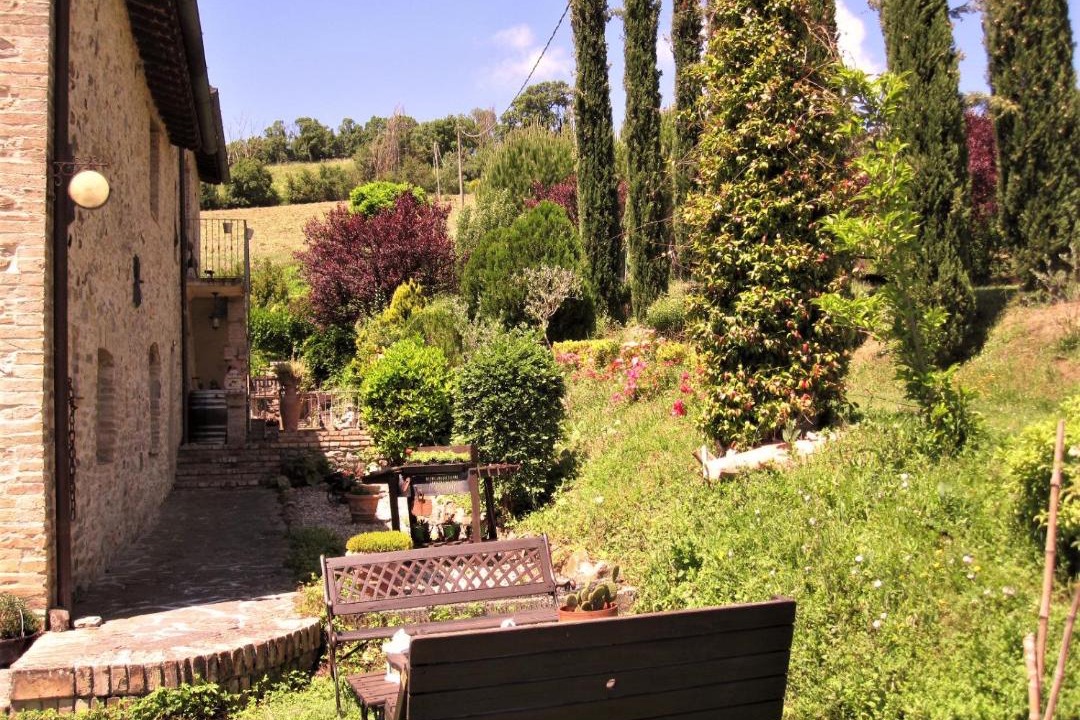 Photo of Others in Montone
