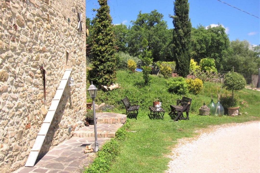 Photo of Others in Montone