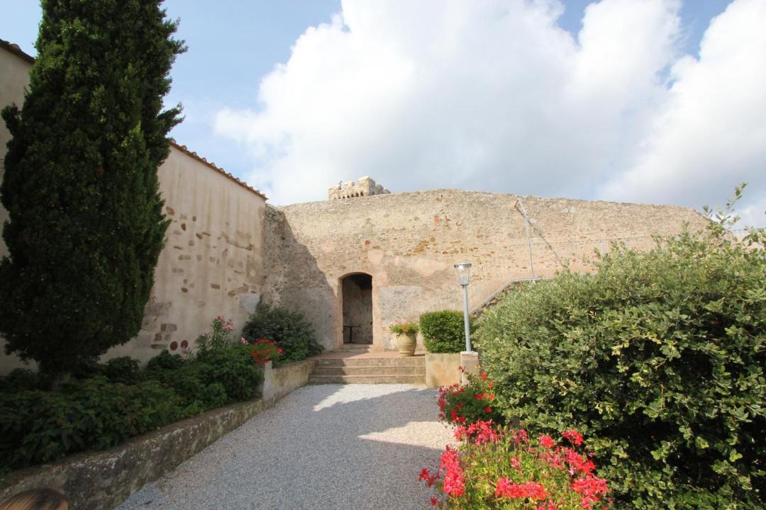 Photo of Others in Populonia